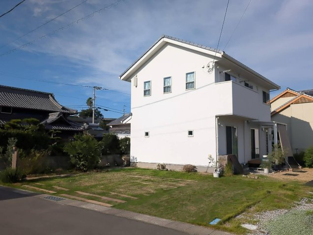 坂出市川津町戸建の外観