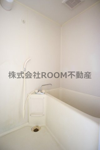 メイプルコート一万城の浴室|落ち着いた雰囲気の外観です