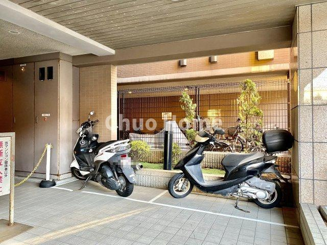 日神パレステージ瑞江西館の駐車場