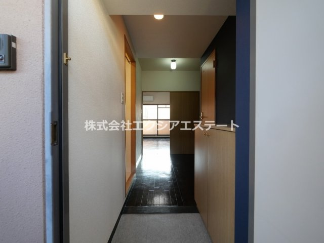 プレサンスフジの玄関