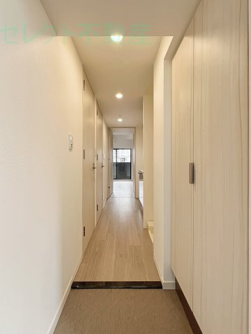 ディアレイシャス矢場町の玄関
