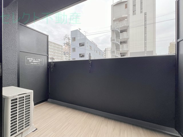 ディアレイシャス矢場町のバルコニー