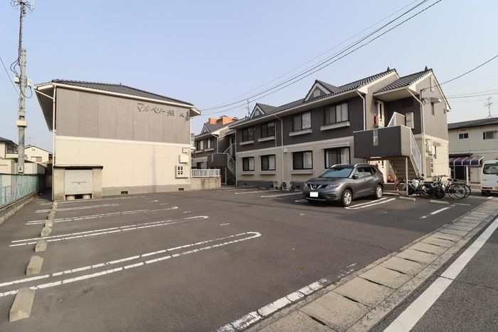 マルベリーＭ　B棟の駐車場