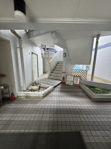 ヒルバレー妙法寺駅前のロビー