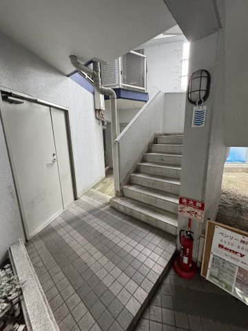 ヒルバレー妙法寺駅前のロビー
