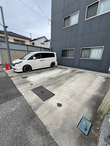 Cast court(キャストコート)の駐車場