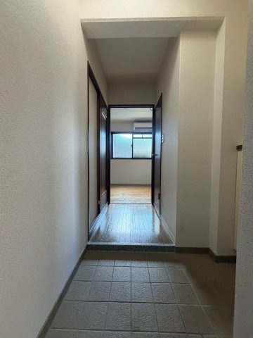 西宮グランドハイツⅡの玄関