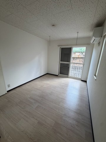 ラヴィアンヌ芦屋の居間・リビング