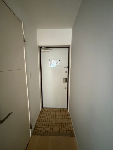 カーヨパレス二宮の玄関