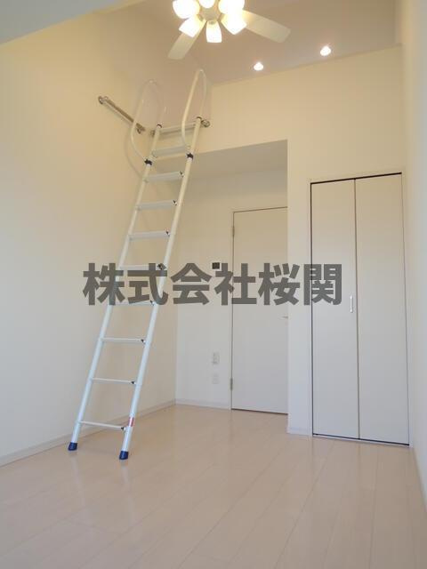 アザーレ西横浜Ｄ棟の居間・リビング|居室
