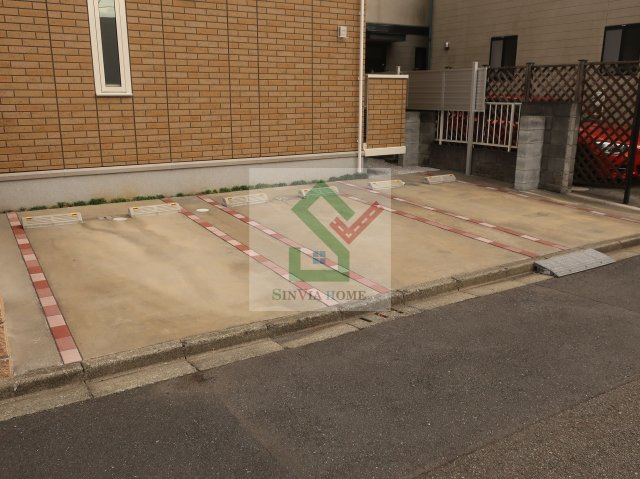 ハッピーハイムの駐車場