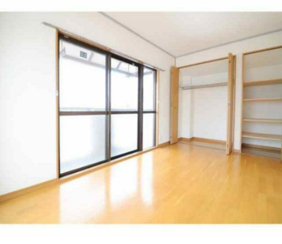 川崎市多摩区登戸新町の賃貸マンションの寝室