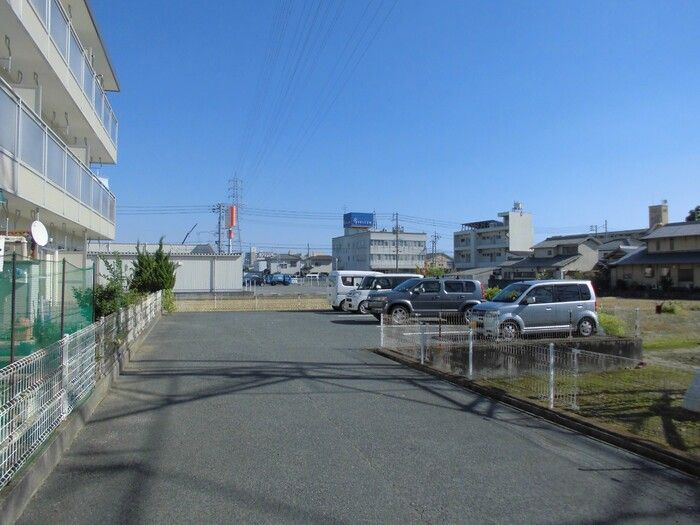 ハイライズ遠藤の駐車場