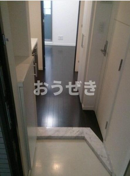 ヴェルト浅草の玄関