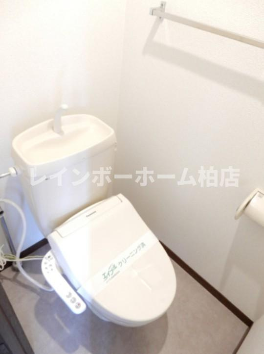 仲介手数料50％半額キャンペーン物件のトイレ|温水洗浄便座です