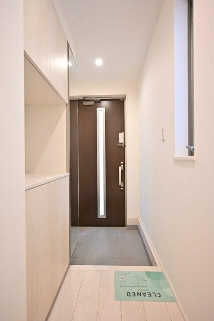 南品川戸建の玄関