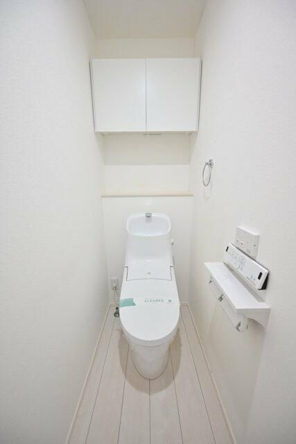 南品川戸建のトイレ