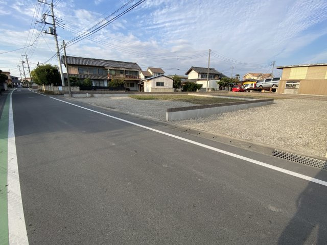 新築　高崎市京目町　Livele Garden.S　2号棟の前面道路含む現地写真|現地写真　西側接道幅員約6.1ｍ　