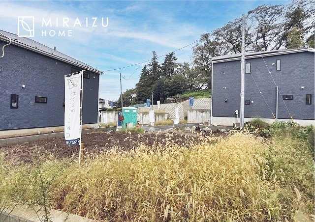 【外観】 | 永く住むからこそシンプルで飽きのこないデザインに。ただいま、おかえりの温かな声が聞こえる玄関。