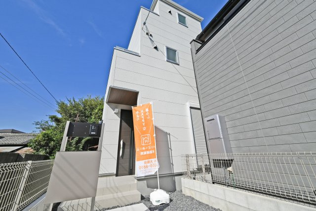 リーブルガーデン瓜破５丁目新築一戸建て│2SLDK＋駐車2台可の外観|長く快適に暮らすための性能に配慮された住まい。長期優良住宅の認定を受け、BELS認定と住宅性能評価書も取得済みです。「喜連瓜破」駅へは徒歩14分でアクセスできます。