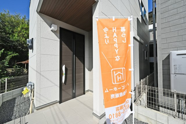 リーブルガーデン瓜破５丁目新築一戸建て│2SLDK＋駐車2台可の外観|ご不明な税金・諸費用についても丁寧にサポートいたします。現地見学で、住まいのイメージやご希望をぜひお聞かせください。