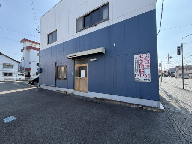 幸1丁目貸事務所ビルの駐車場