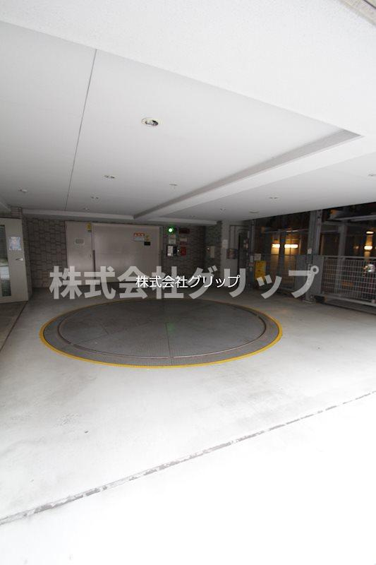 グランド・ガーラ横濱万世町の駐車場