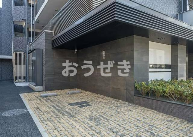 ガーラ・ヒルズ千歳烏山のエントランス