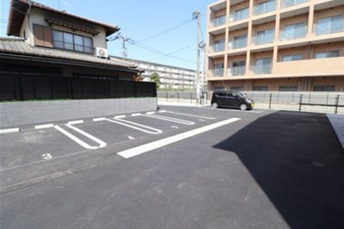 D-ROOM石丸の駐車場