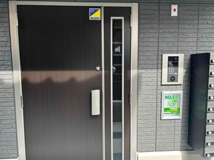 D-ROOM石丸のエントランス
