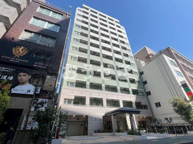 カスタリア新宿御苑の外観