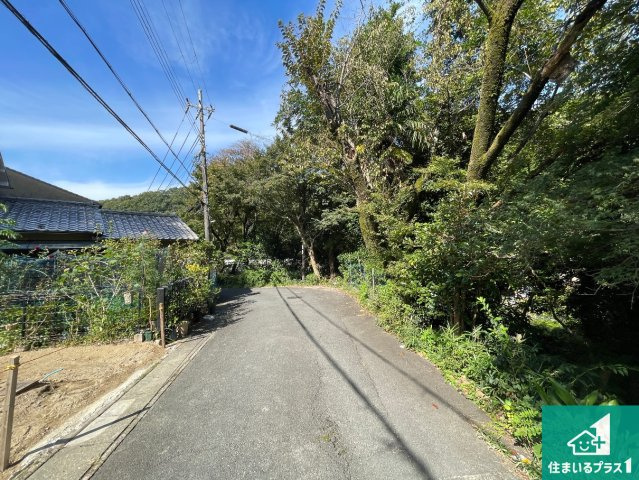 即日案内可能■京都市左京区北白川丸山町　第1期　新築一戸建ての前面道路含む現地写真|周辺は落ち着いた街並みの住宅地！子育てがしやすい住環境です！まだ未完成ですが、現地でしかわからない事もございます。是非一度ご覧ください。