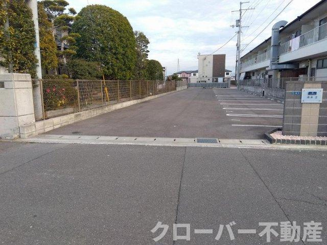 クレイノ茂木２の駐車場
