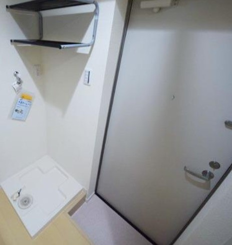 藤沢市湘南台３丁目のアパートの玄関