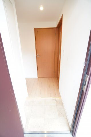 【玄関】 | キャトルセゾン都賀 | ※同物件・反転タイプの写真です。