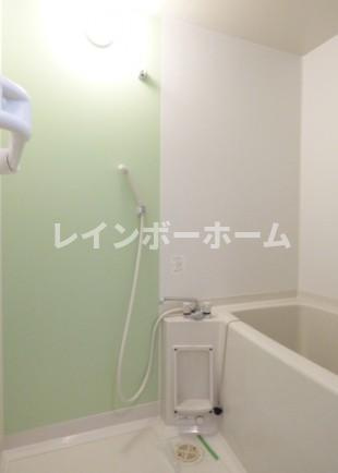 ルネス　クレールの浴室