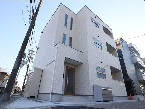 R-Smart金山ウエストの外観