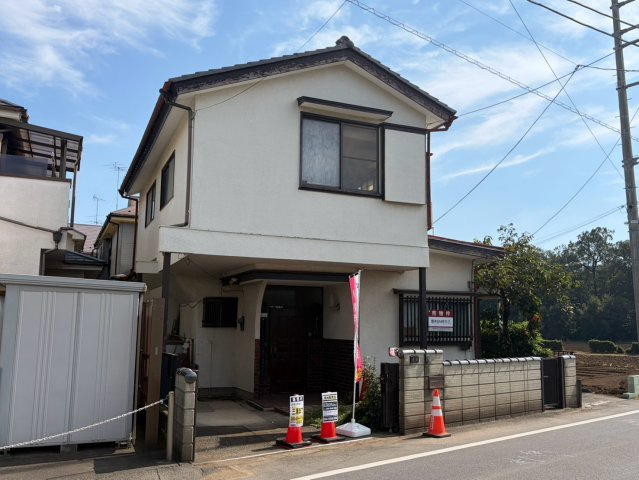 所沢市所沢新町中古戸建の前面道路含む現地写真