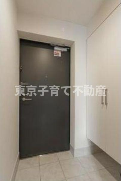 ＰＲＩＭＥ　ＵＲＢＡＮ　東中野　ＣＯＵＲＴの玄関
