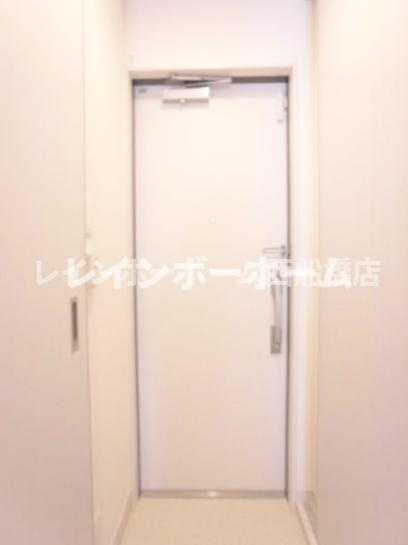 リブリ・アライの玄関