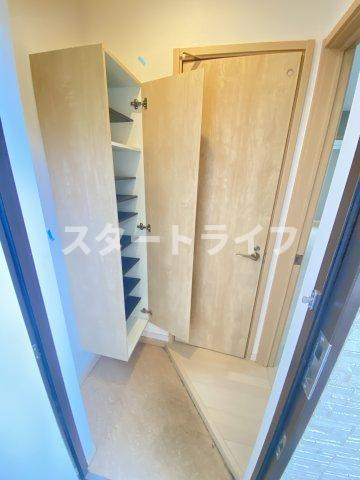 大阪市淀川区西中島１丁目のアパートの玄関