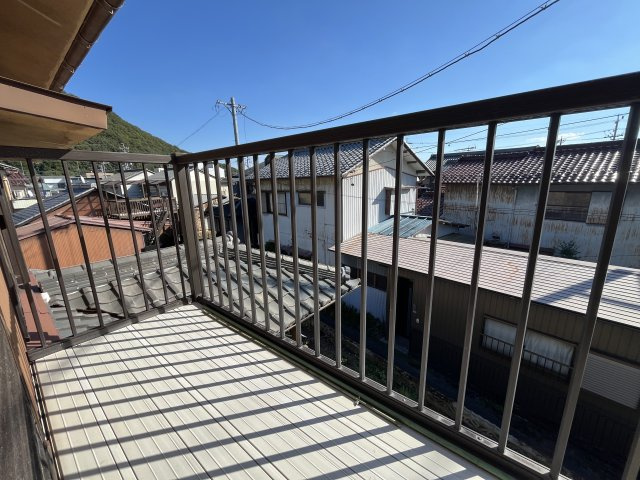 中古住宅　岩崎１丁目のバルコニー