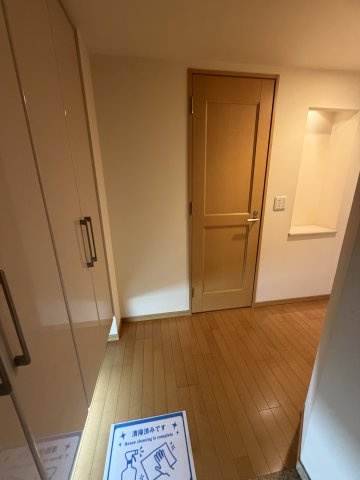 タワーズランド北野田サウスタワーの玄関