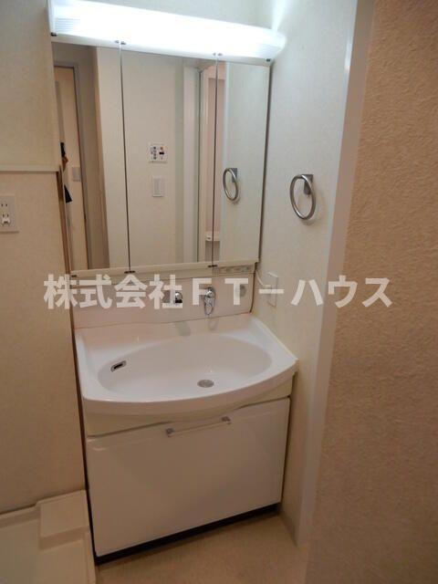 ラフレシール市川の洗面所