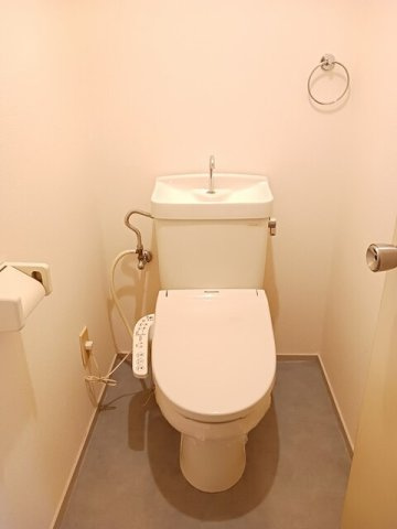 シンプルで使いやすいトイレです