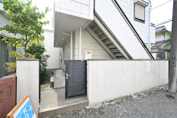 落ち着いたエントランスです