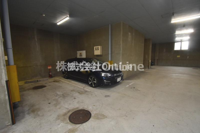 ノアーズアーク長田21の駐車場