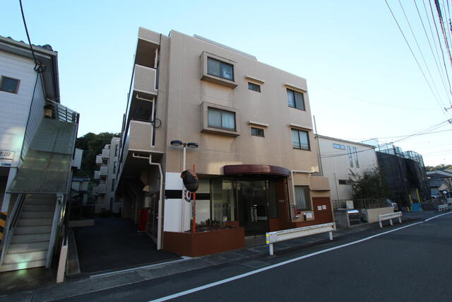 川崎市多摩区生田３丁目の賃貸マンションの外観