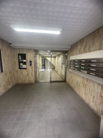 日神パレス東日暮里のエントランス|ゆとりのあるエントランスです