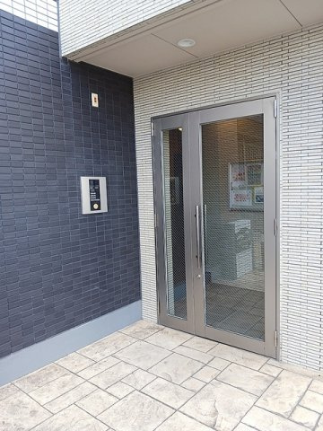 ブライトアイリスのエントランス